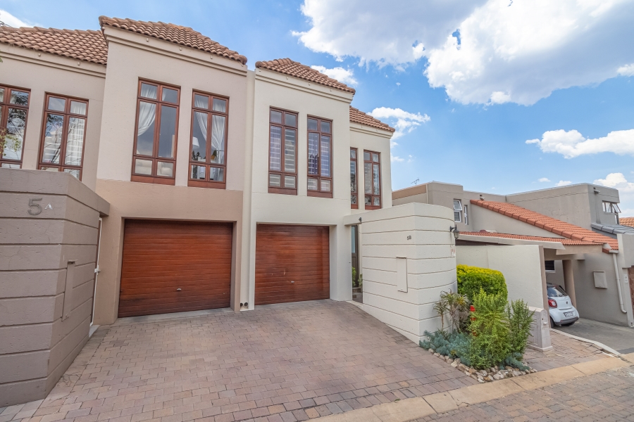 3 Bedroom Property for Sale in Magaliessig Gauteng