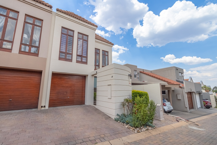 3 Bedroom Property for Sale in Magaliessig Gauteng