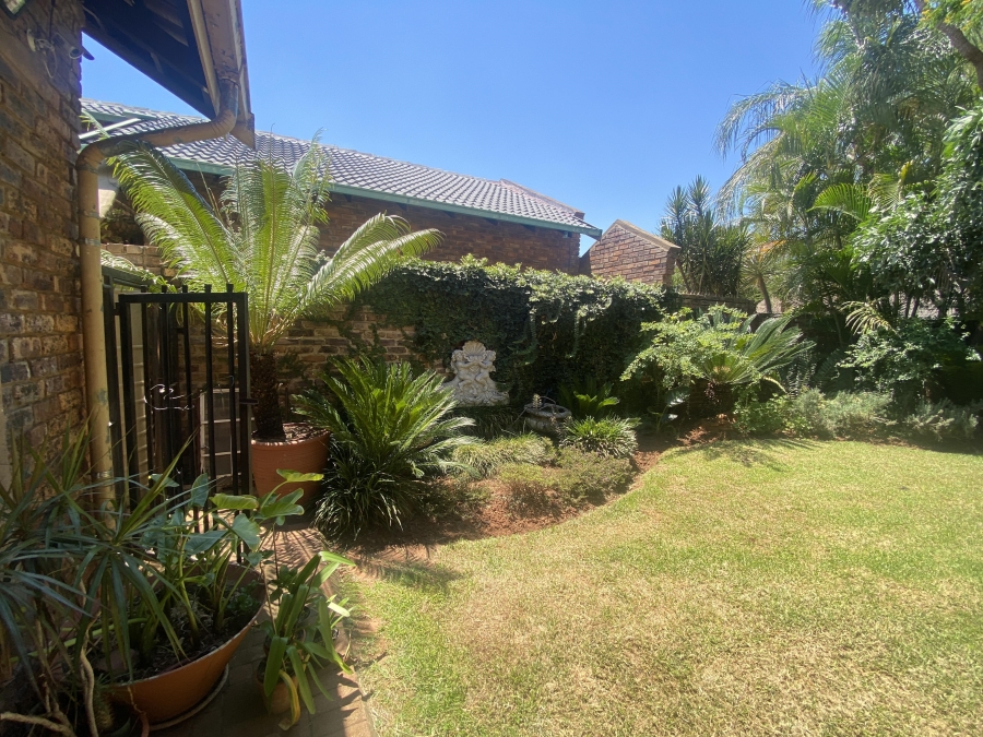 4 Bedroom Property for Sale in Theresa Park Gauteng