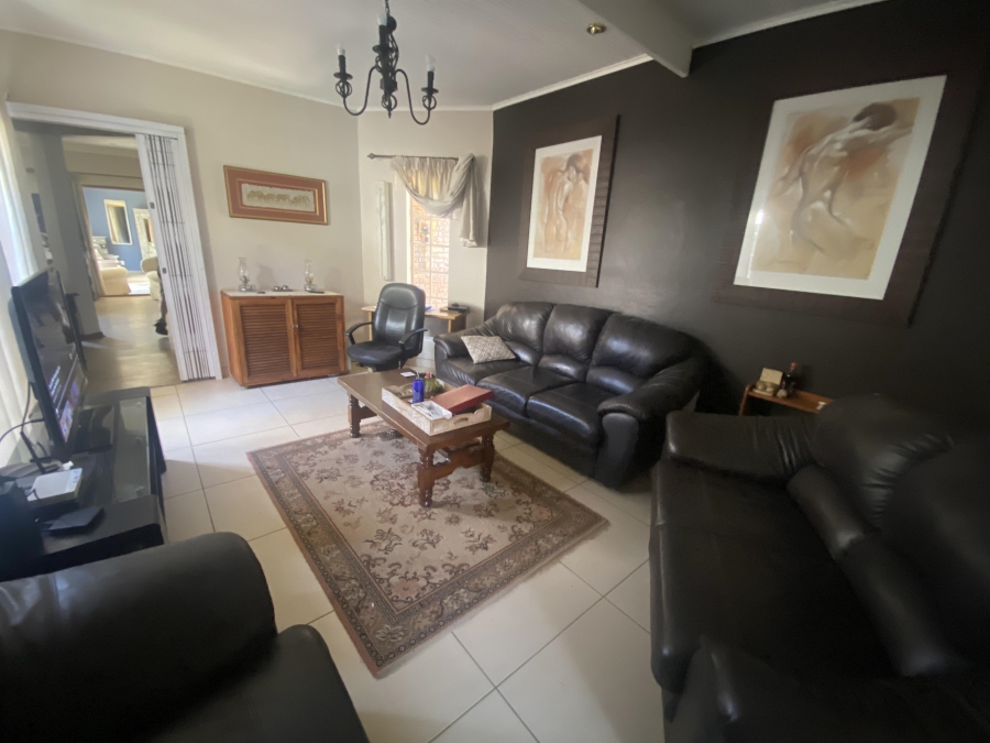 4 Bedroom Property for Sale in Theresa Park Gauteng