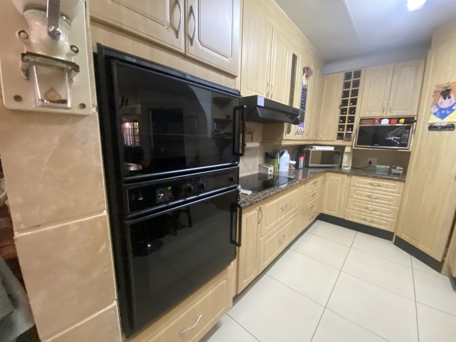 4 Bedroom Property for Sale in Theresa Park Gauteng