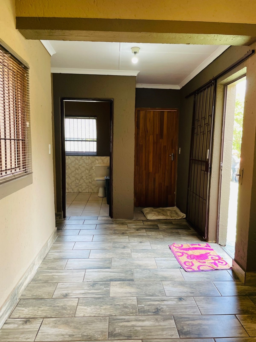 4 Bedroom Property for Sale in Roodekrans Gauteng