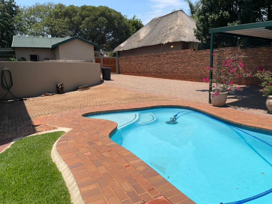 4 Bedroom Property for Sale in Rant En Dal Gauteng