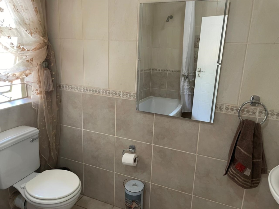 4 Bedroom Property for Sale in Rant En Dal Gauteng