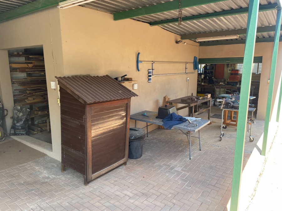 4 Bedroom Property for Sale in Rant En Dal Gauteng