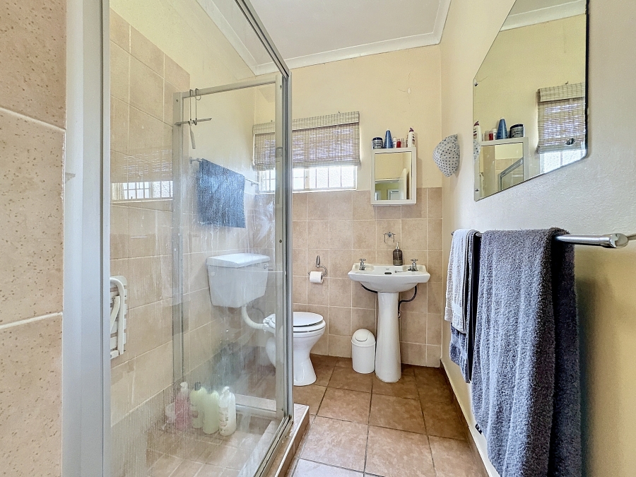 3 Bedroom Property for Sale in Faerie Glen Gauteng