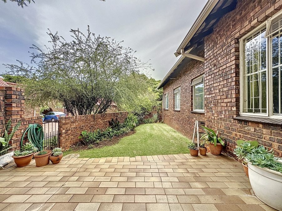 3 Bedroom Property for Sale in Faerie Glen Gauteng