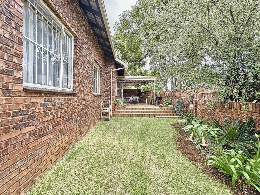 3 Bedroom Property for Sale in Faerie Glen Gauteng