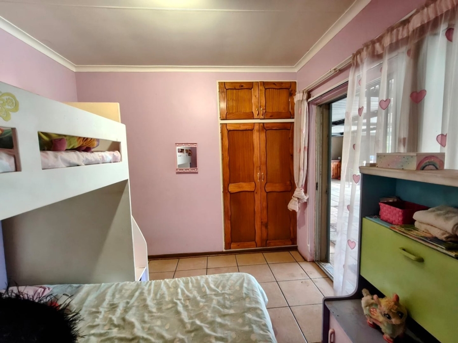 4 Bedroom Property for Sale in Annlin Gauteng