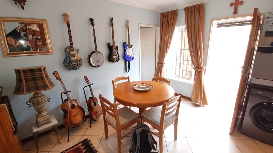 2 Bedroom Property for Sale in Annlin Gauteng