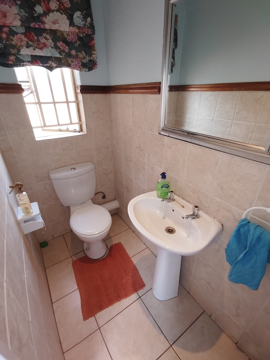 2 Bedroom Property for Sale in Annlin Gauteng