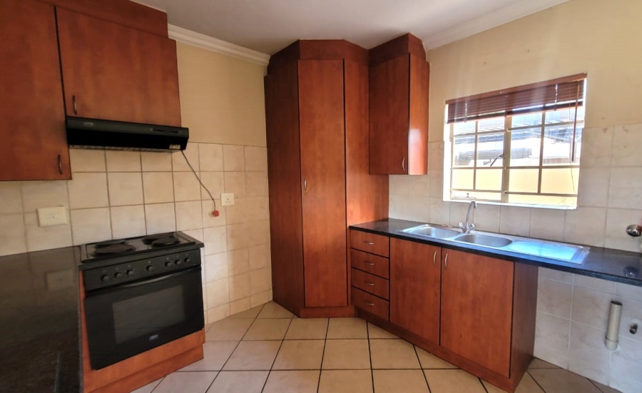 2 Bedroom Property for Sale in Annlin Gauteng