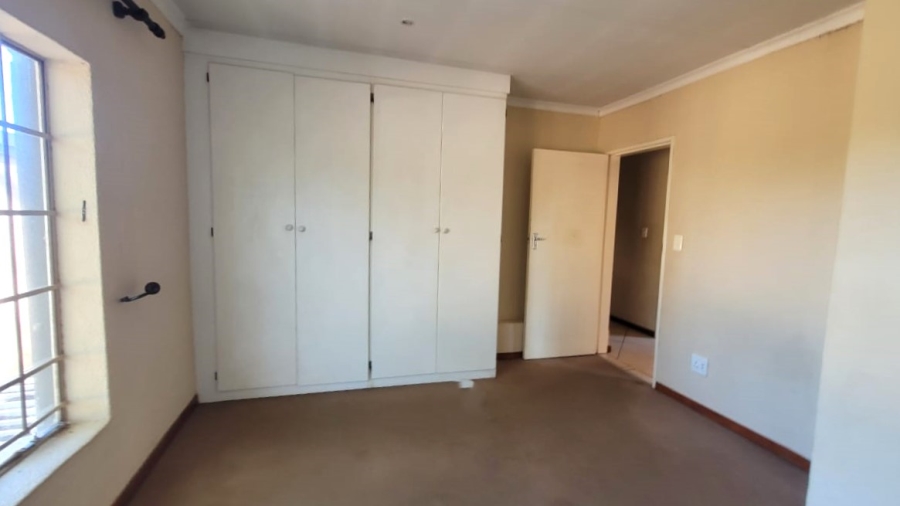 2 Bedroom Property for Sale in Annlin Gauteng