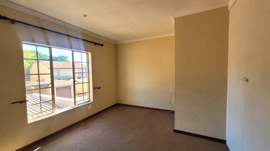 2 Bedroom Property for Sale in Annlin Gauteng