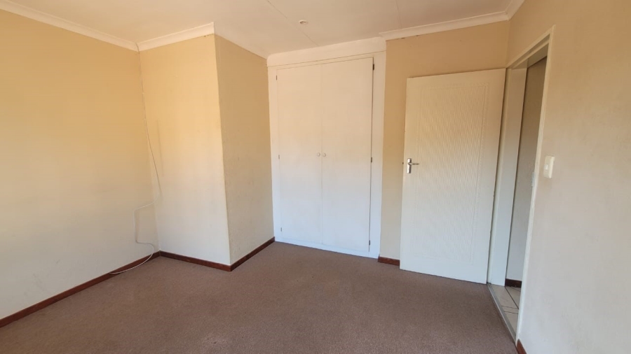 2 Bedroom Property for Sale in Annlin Gauteng