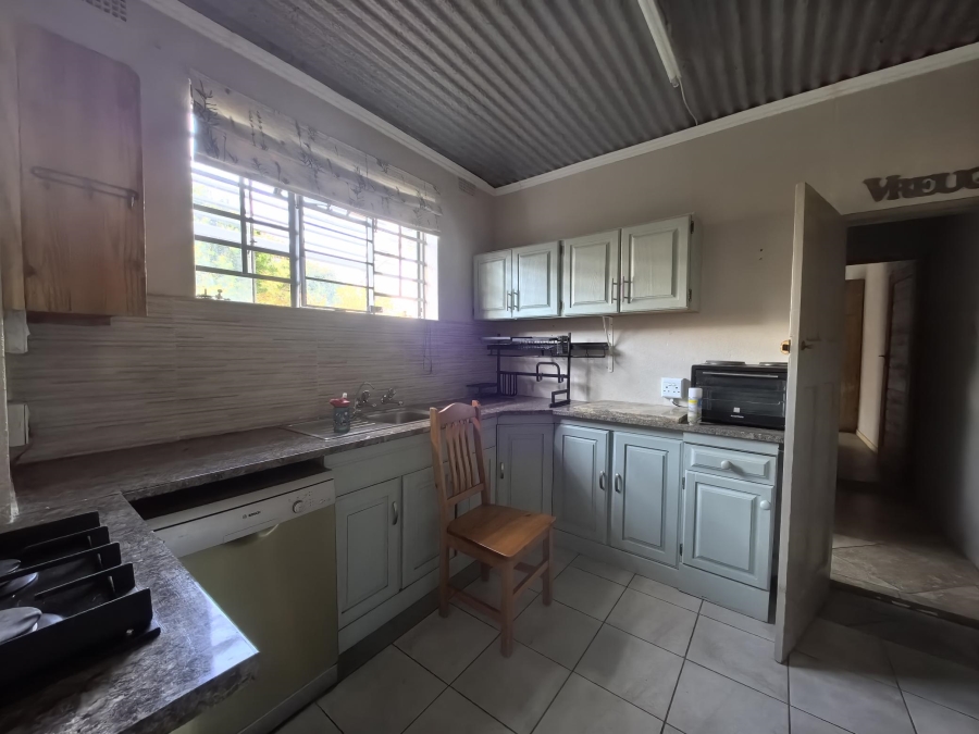 To Let 1 Bedroom Property for Rent in Queenswood Gauteng