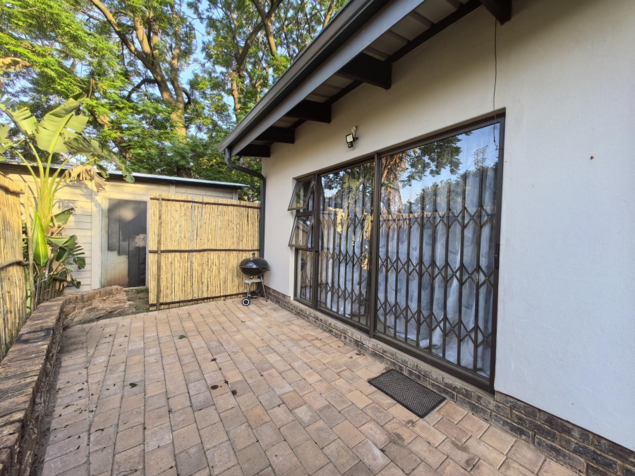 To Let 1 Bedroom Property for Rent in Queenswood Gauteng