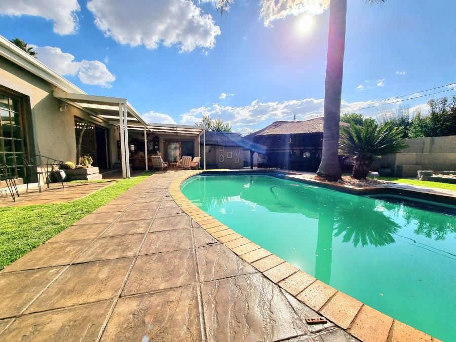 To Let 4 Bedroom Property for Rent in Dalview Gauteng