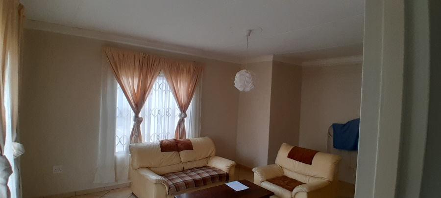 4 Bedroom Property for Sale in Denneoord Gauteng