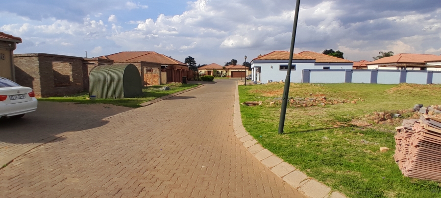 4 Bedroom Property for Sale in Denneoord Gauteng