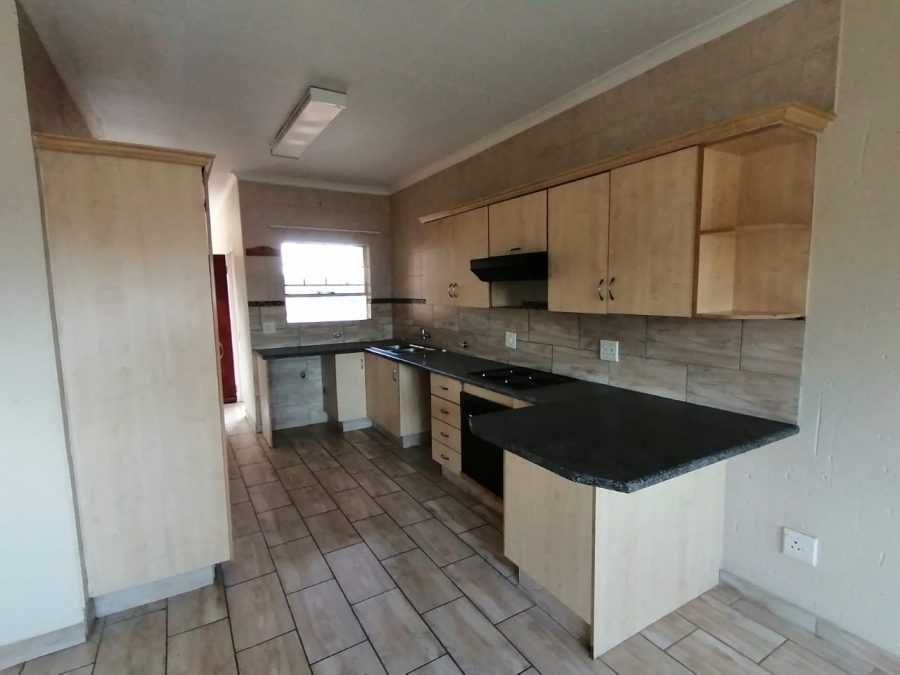 To Let 2 Bedroom Property for Rent in Kenleaf Gauteng