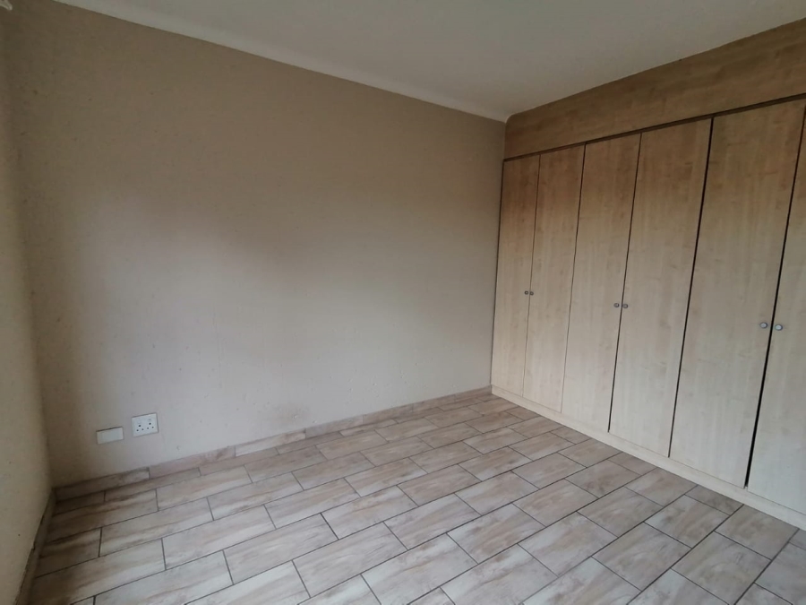 To Let 2 Bedroom Property for Rent in Kenleaf Gauteng