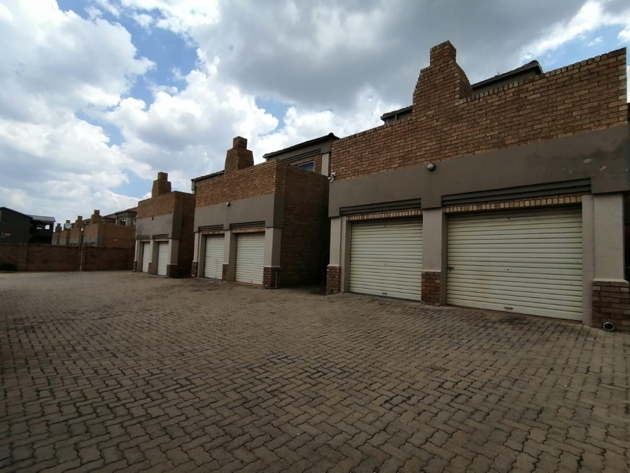 To Let 2 Bedroom Property for Rent in Kenleaf Gauteng