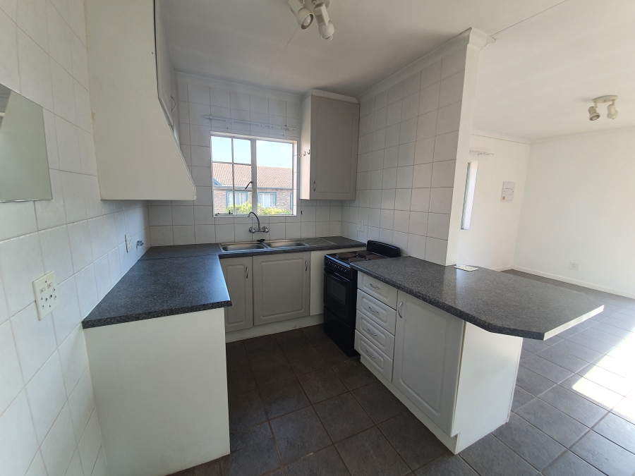 To Let 2 Bedroom Property for Rent in Die Hoewes Gauteng