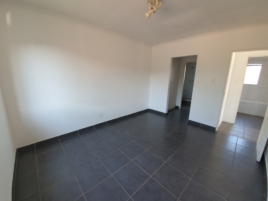 To Let 2 Bedroom Property for Rent in Die Hoewes Gauteng