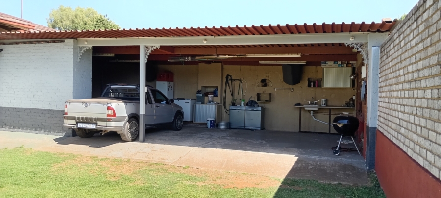 4 Bedroom Property for Sale in Casseldale Gauteng