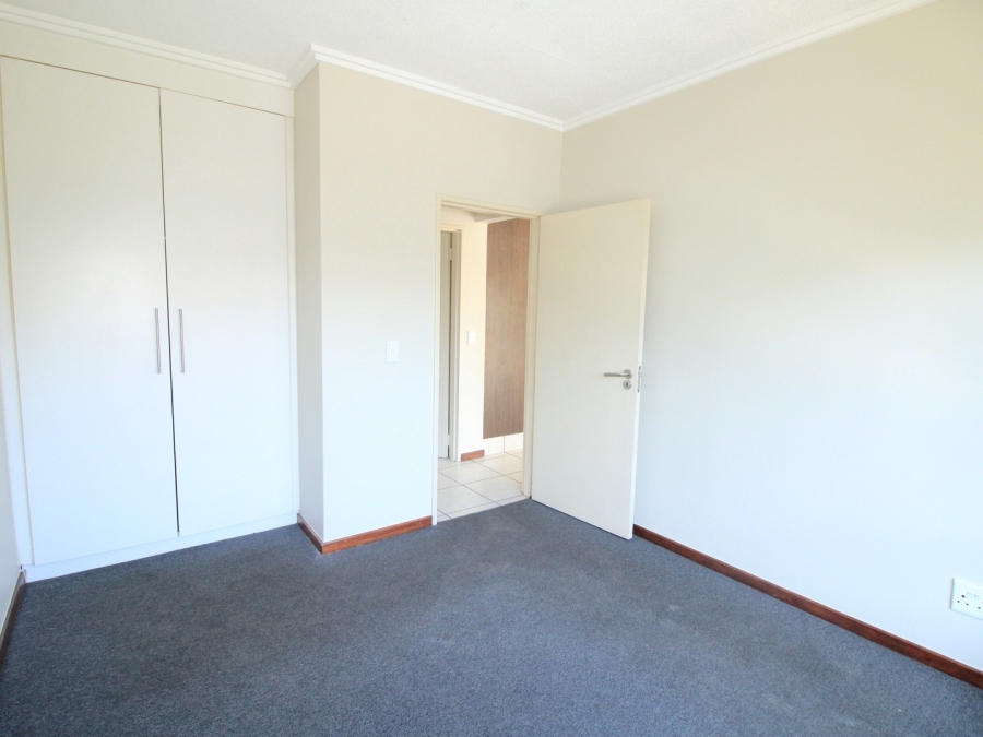 To Let 1 Bedroom Property for Rent in Lonehill Gauteng