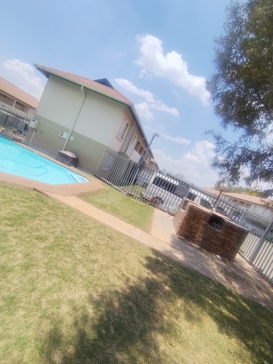 2 Bedroom Property for Sale in Eden Glen Gauteng