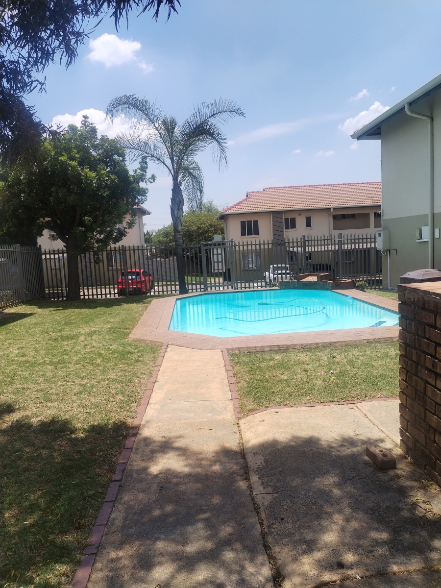 2 Bedroom Property for Sale in Eden Glen Gauteng