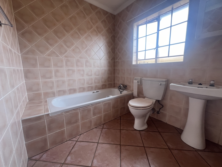 2 Bedroom Property for Sale in Moreleta Park Gauteng