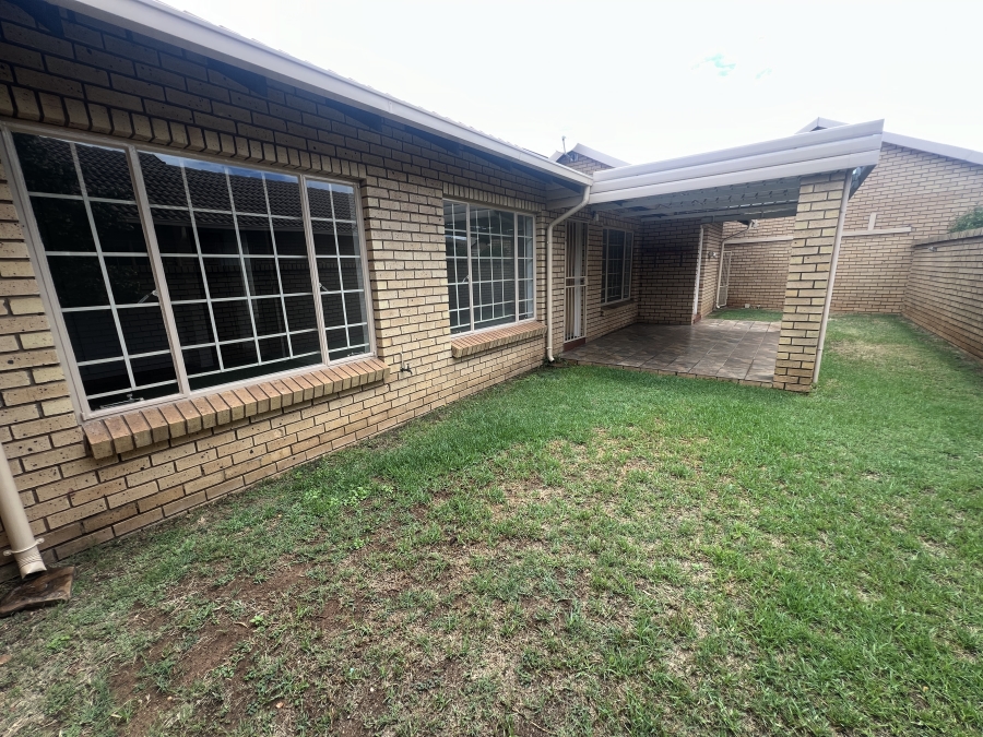 2 Bedroom Property for Sale in Moreleta Park Gauteng