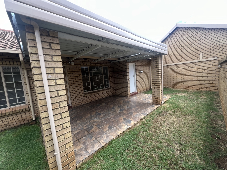 2 Bedroom Property for Sale in Moreleta Park Gauteng