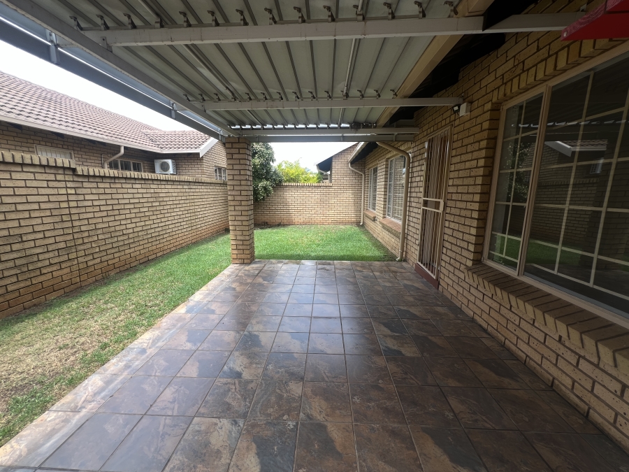 2 Bedroom Property for Sale in Moreleta Park Gauteng