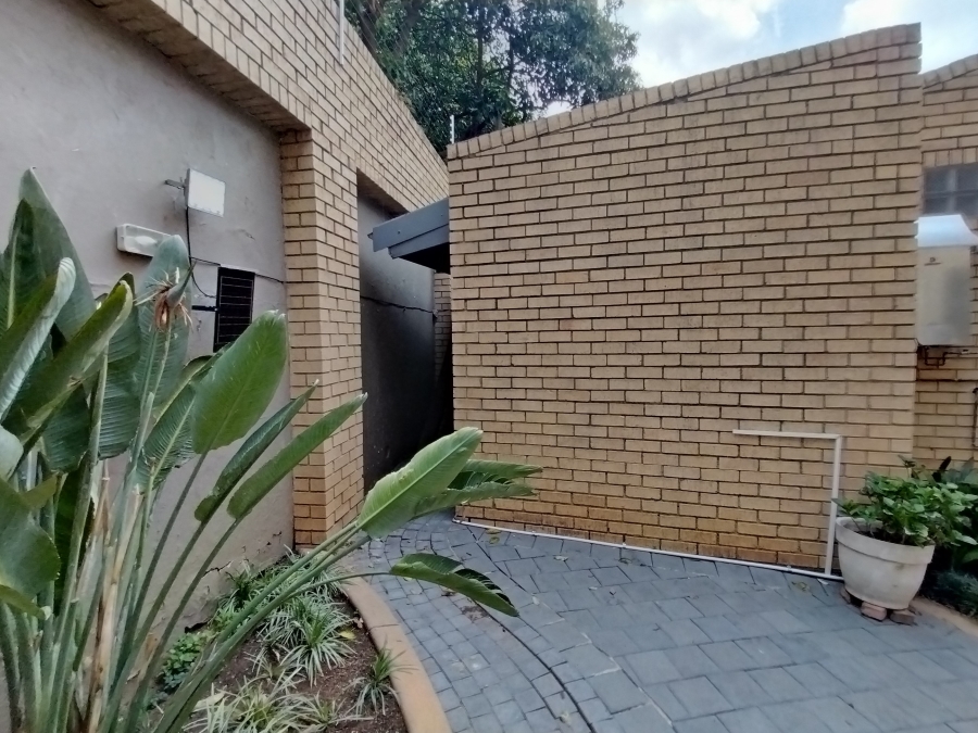 To Let 1 Bedroom Property for Rent in Hurlpark Gauteng