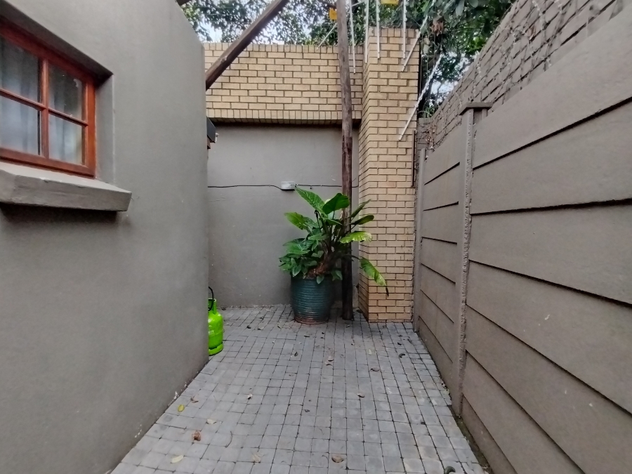 To Let 1 Bedroom Property for Rent in Hurlpark Gauteng