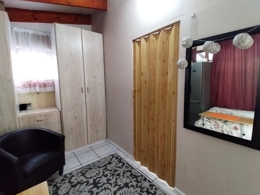 To Let 1 Bedroom Property for Rent in Hurlpark Gauteng