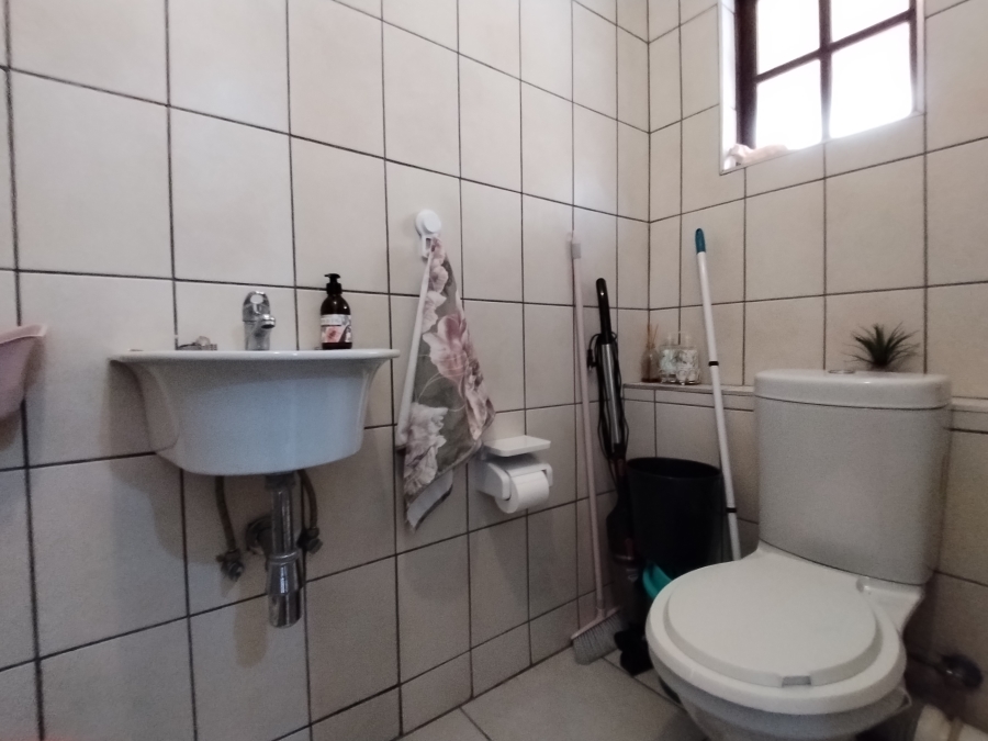 To Let 1 Bedroom Property for Rent in Hurlpark Gauteng