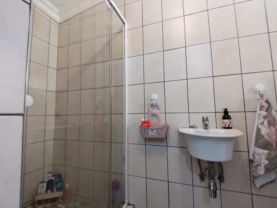 To Let 1 Bedroom Property for Rent in Hurlpark Gauteng