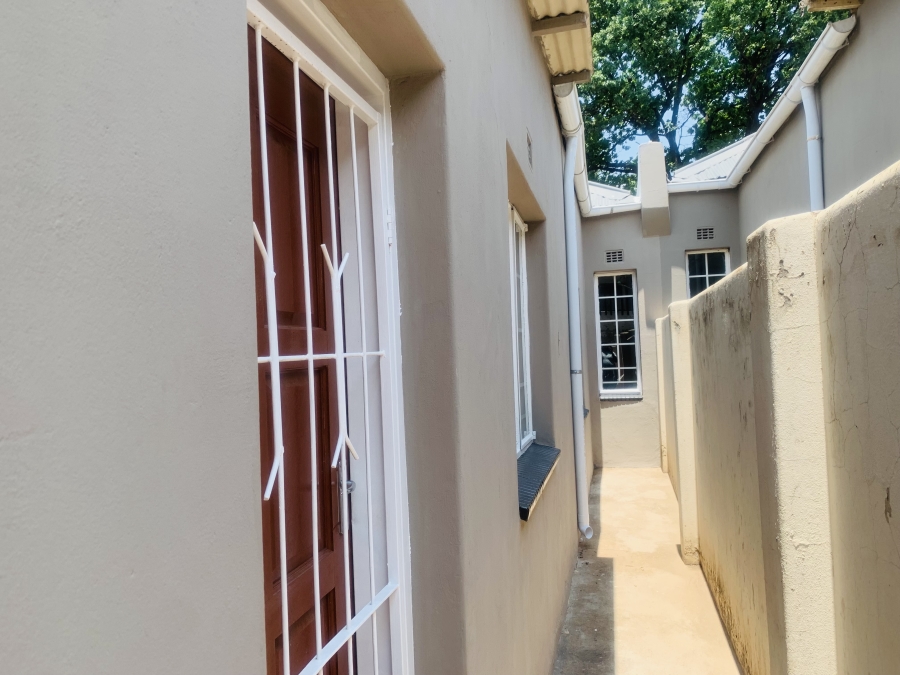 8 Bedroom Property for Sale in Observatory Gauteng