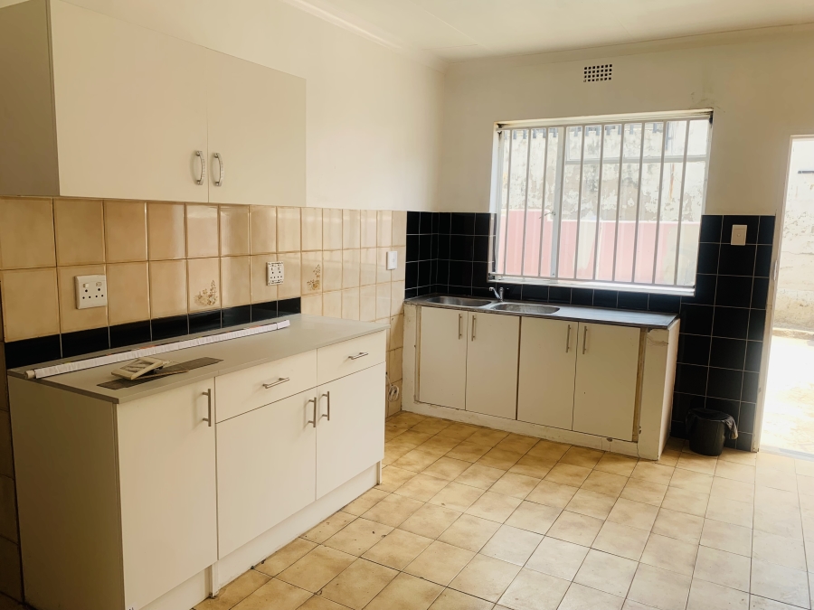 8 Bedroom Property for Sale in Observatory Gauteng