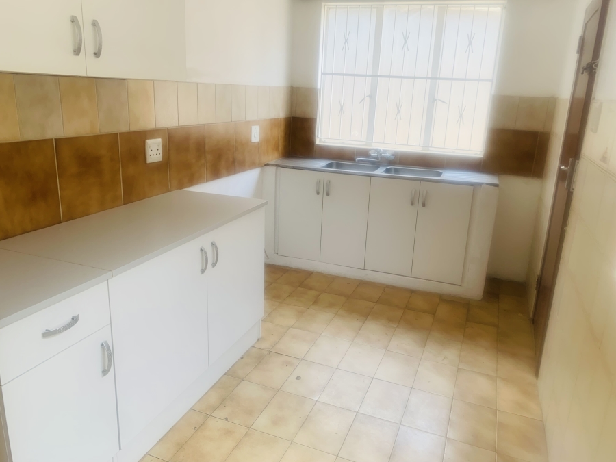 8 Bedroom Property for Sale in Observatory Gauteng