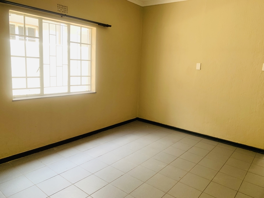 8 Bedroom Property for Sale in Observatory Gauteng