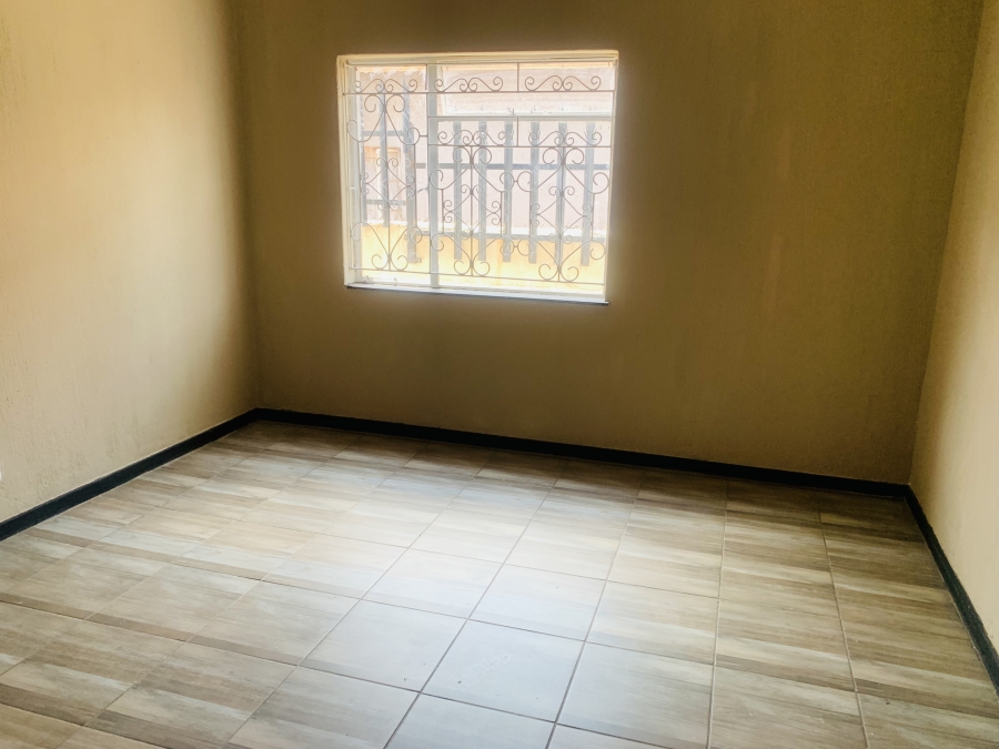 8 Bedroom Property for Sale in Observatory Gauteng