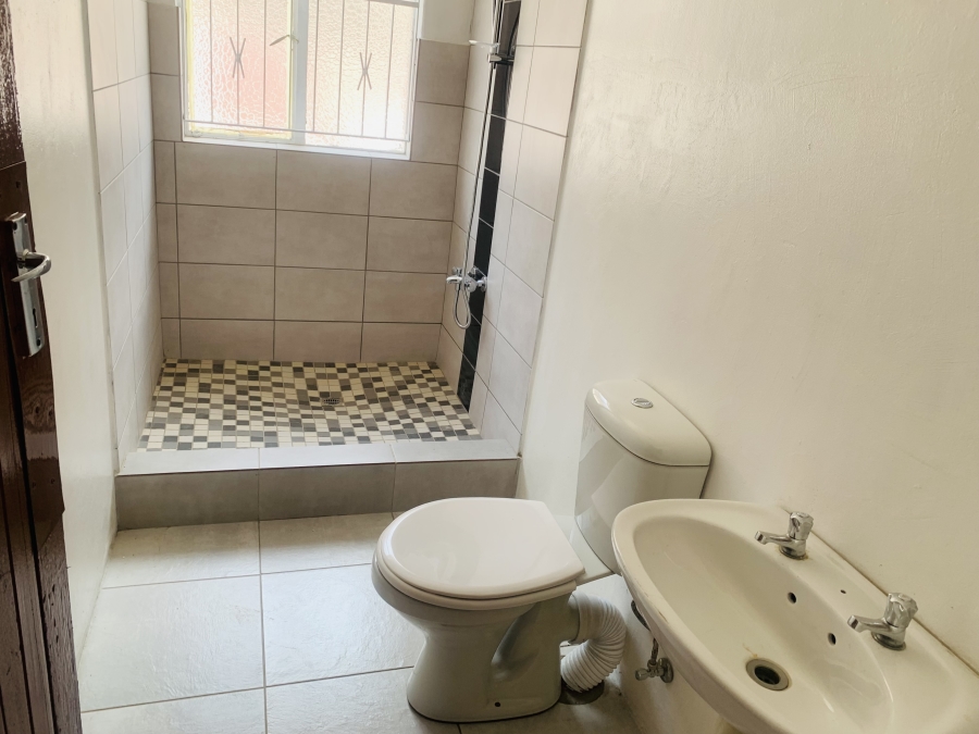 8 Bedroom Property for Sale in Observatory Gauteng