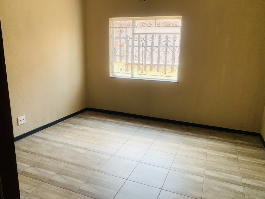 8 Bedroom Property for Sale in Observatory Gauteng