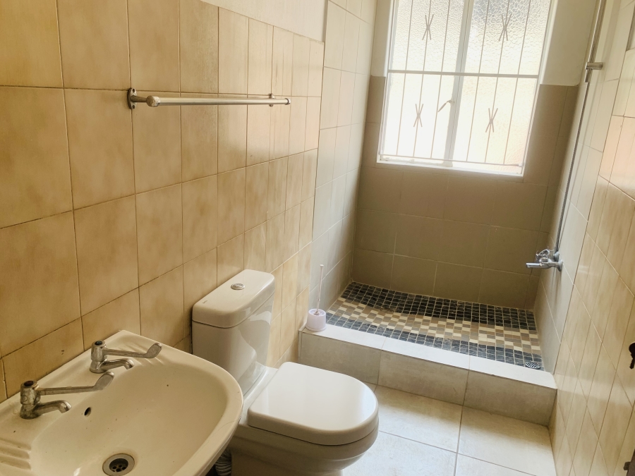 8 Bedroom Property for Sale in Observatory Gauteng